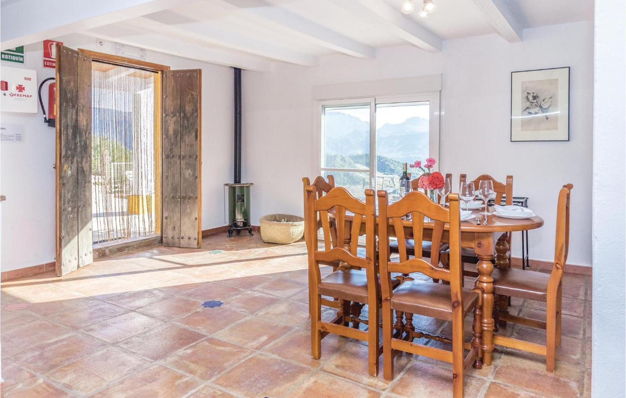 Awesome Home In Cadiz With Swimming Pool El Gastor Exterior foto
